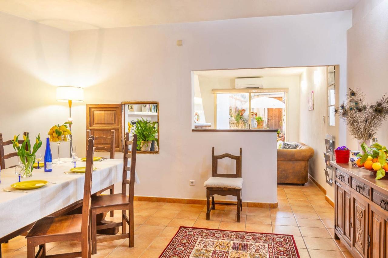 Mallorca Traditional Townhouse Hébergement de vacances Llubí